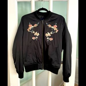 American Eagle 🦅 Outfiiters Quilted Jacket - MD